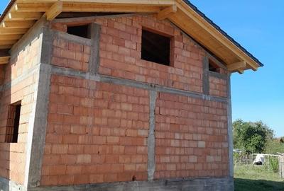 Casă cu 4 camere în Cuvin - 8