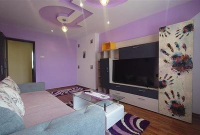 Apartament cu 2 camere decomandat, mobilat în Central