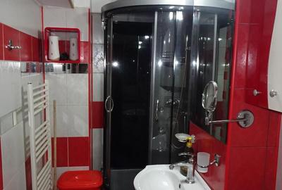 Inchiriez garsoniera in Deva, ultracentrala (Bld Decebal, BRD) et 1 - 4