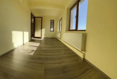 Spațiu comercial, de 1 mp, în Central - 2