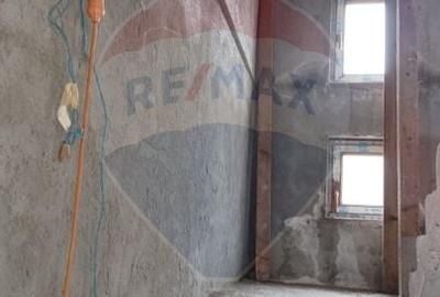 Casă cu 5 camere cu Teren 570 Mp în Săftica - 5