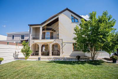 Ovidiu Sud - Zona premium - Vila impozanta, curte mare, garaj, terasa! - 3