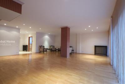 Duplex cu 10 camere cu Canalizare în Central - 7