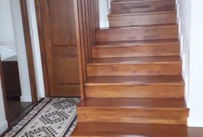 Casă cu 5 camere cu Teren 630 Mp în Central - 2