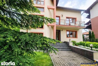 Casă cu 7 camere decomandat cu Garaj în Bartolomeu
