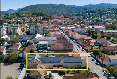 Cladire generoasa P+E+M, ideala pentru afaceri si locuit confortabil! - 2