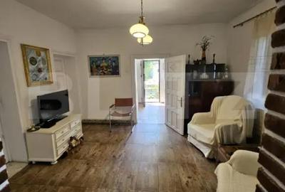 Casă cu 4 camere cu Teren 4435 Mp în Central - 10