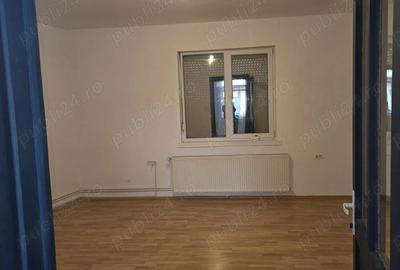 Casă cu 2 camere cu Teren 650 Mp în Central - 1