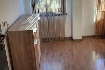 De Vanzare Apartament 3 camere in Vila Sebastian sect 5 - 9
