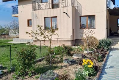 Casă cu 4 camere în Bâcu - 8