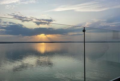 Apartament 3 camere lux Mamaia cu vedere frontala la lac - 10