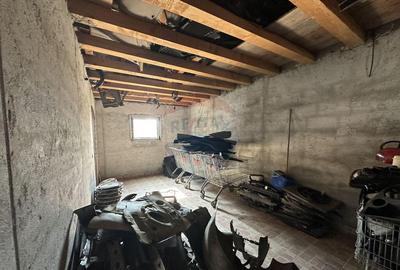 Casa sau Spatiu Dumbraveni langa DN E85 - 14