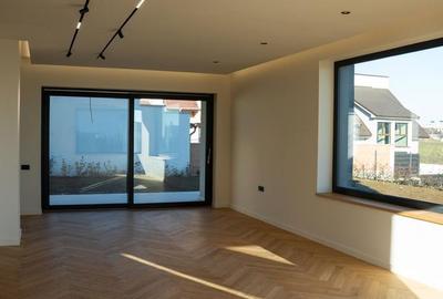 Casă cu 5 camere cu Teren 500 Mp în Central