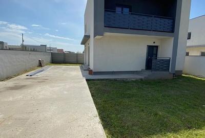 Casă cu 3 camere cu Teren 372 Mp în Malu Mare - 5