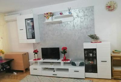 Garsoniera tip studio Titan, renovata,utilata, mobila pe comanda