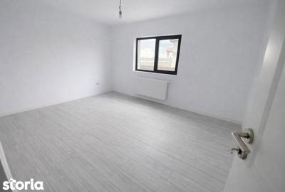 Casă cu 5 camere cu Teren 500 Mp în Podu Roș - 6