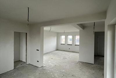 Casă cu 3 camere cu Teren 450 Mp în Central - 4