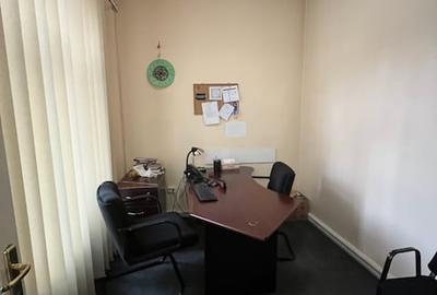 Casă cu 12 camere cu Canalizare în Ultracentral - 6