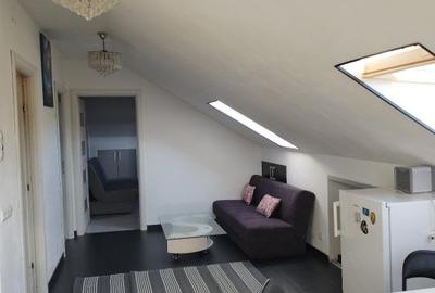 Apart 3 camere la mansarda(2 dormitoare + 1 living cu bucatarie) str. M. Eliade - 5