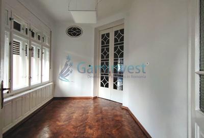 Apartament cu 5 camere în Central - 3