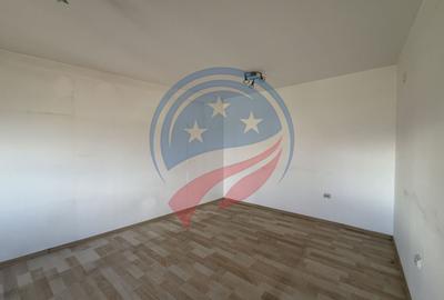 Casă individuală cu 8 camere cu Teren 453 Mp în 1 Mai - 16