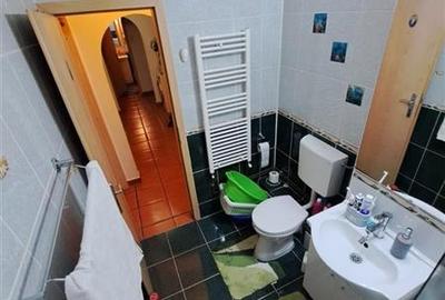 4 camere,et 2, Torontalului, 2 bai, 2 balcoane, centrala proprie, clima - 25