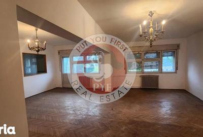 Apartament cu 4 camere semidecomandat în Cișmigiu