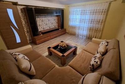 Apartament cu 3 camere decomandat în Central - 1