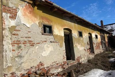 Casă cu 5 camere cu Teren 1302 Mp în Hitiaș - 2