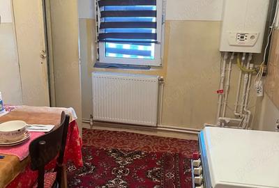 Apartament cu 2 camere ultracentral confort 1 decomandat etaj 2 Pret: 83.500 neg. - 2