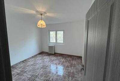 Apartament cu 2 camere decomandat în Micro 12 - 4