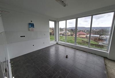 Casă cu 10 camere cu Teren 2736 Mp în Vest - 7