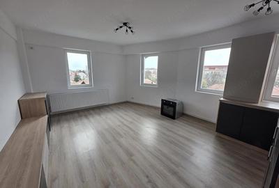 Apartament cu 2 camere decomandat în Lipovei