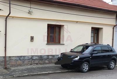 Casă cu 3 camere cu Canalizare în Central - 12