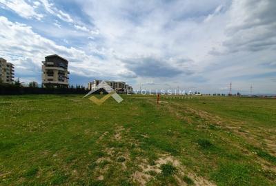 Teren Construcții intravilan de 12940 mp, în Tractorul - 3