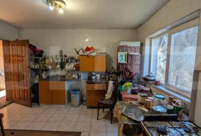 Casă cu 7 camere cu Teren 1656 Mp în Central - 10