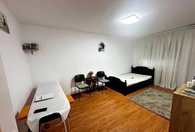 Apartament cu 3 camere decomandat în Alexandru cel Bun