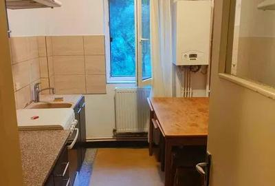 Apartament cu 2 camere semidecomandat, mobilat în Podu Roș
