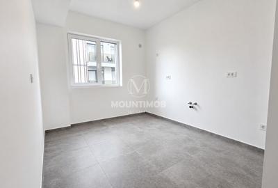 Apartament cu 3 camere decomandat în Tractorul - 9