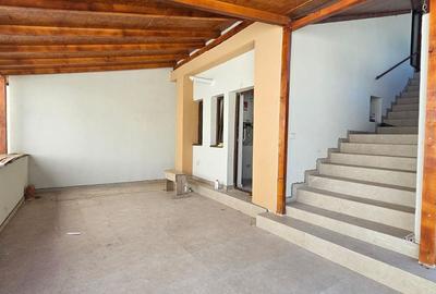 Casă cu 4 camere cu Teren 450 Mp în Calea București
