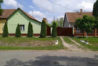 Casă cu 4 camere cu Teren 1200 Mp în Central - 2