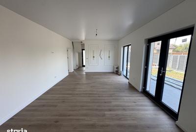 Casă cu 4 camere cu Teren 440 Mp în Miroslava