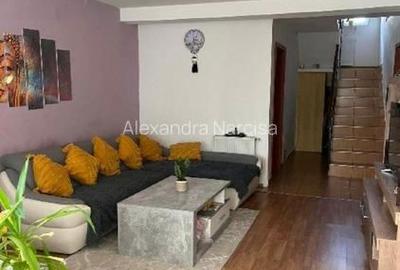 Casă cu 5 camere în Sânmihaiu Român