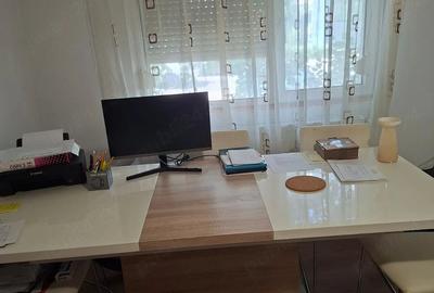 Apartament cu 2 camere decomandat în Broșteni