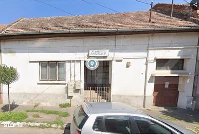 Casă cu 2 camere în Central