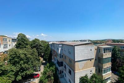 Apartament cu 3 camere decomandat, mobilat în C5 - 2