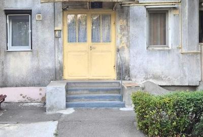 Apartament cu 3 camere semidecomandat în Nord