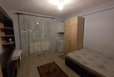 Garsonieră decomandată în Central