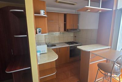 Garsonieră decomandată în Decebal