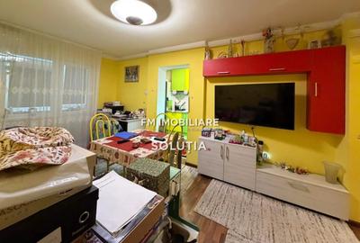 Apartament cu 3 camere semidecomandat în Central